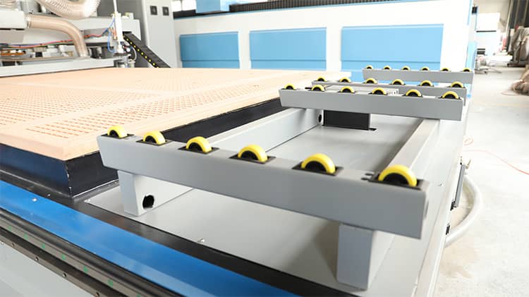 M&aacute;y CNC để l&agrave;m tủ