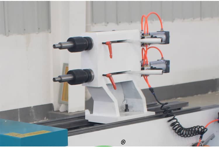 Gỗ quay m&aacute;y tiện