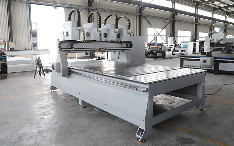 Bộ định tuyến CNC bốn đầu