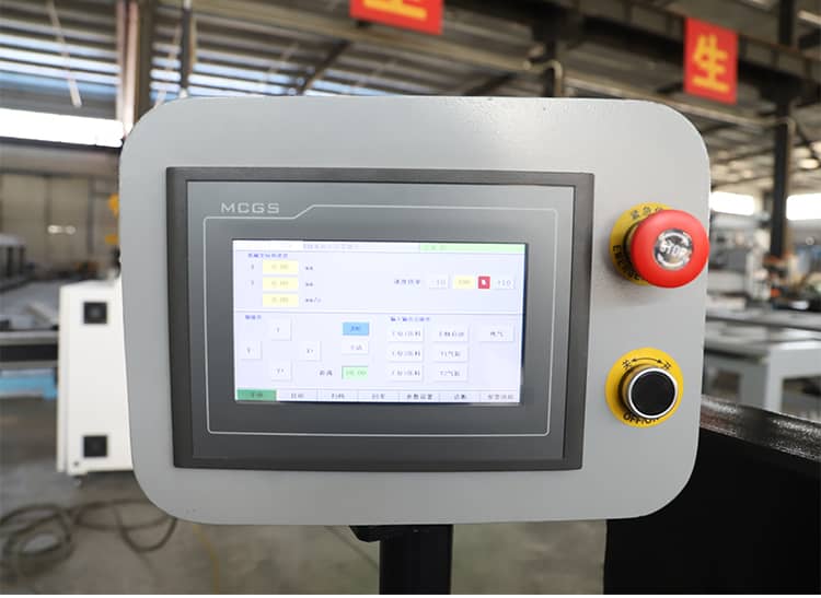 M&aacute;y khoan gỗ d&aacute;n