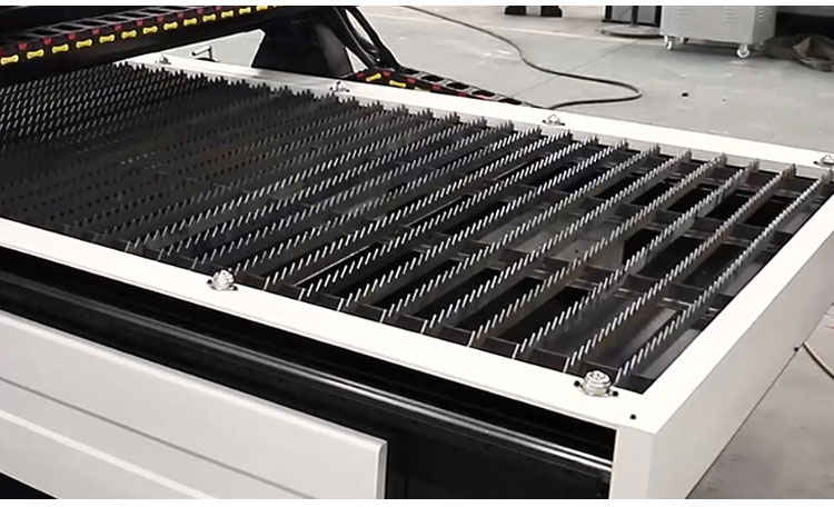 Tấm b&agrave;n cắt plasma