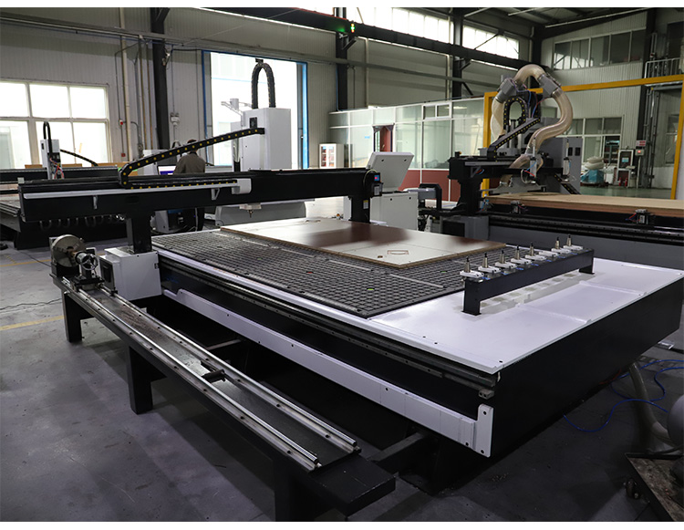 M&aacute;y chạm khắc gỗ 3D CNC