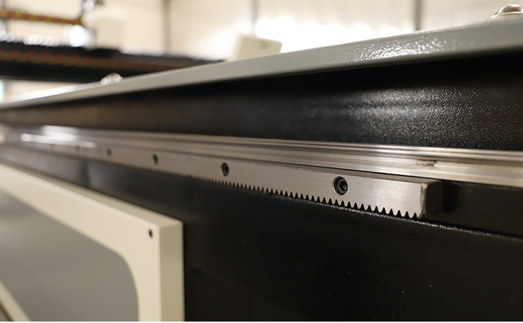 Chi ph&iacute; m&aacute;y cắt plasma cnc