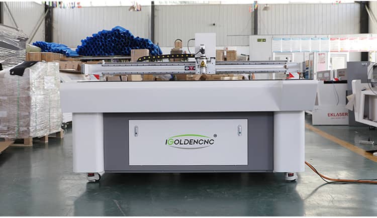 M&aacute;y cắt vải