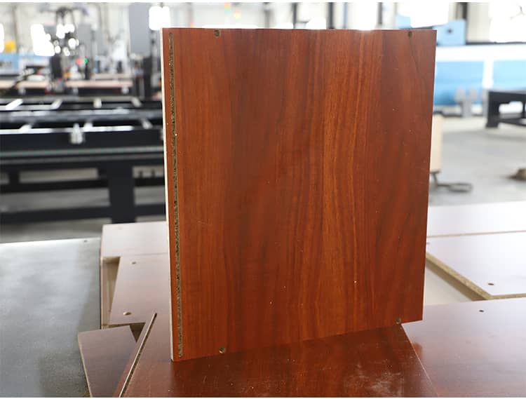 M&aacute;y CNC cho v&aacute;n &eacute;p