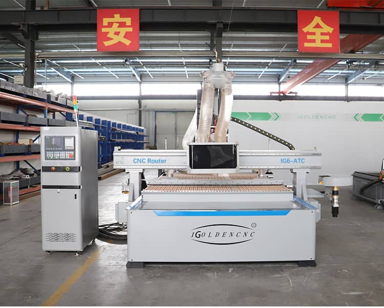 L&agrave;m tủ định tuyến cnc