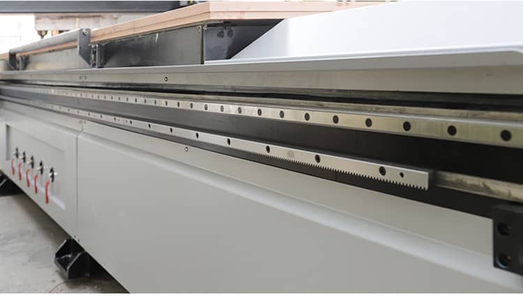 M&aacute;y cắt bảng MDF