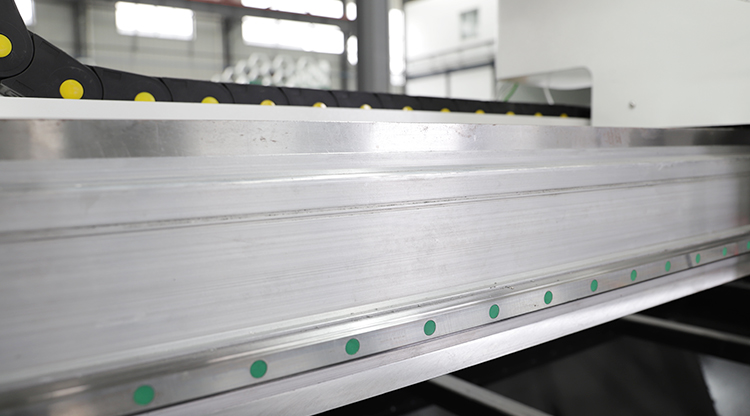 m&aacute;y cắt laser bằng kim loại 