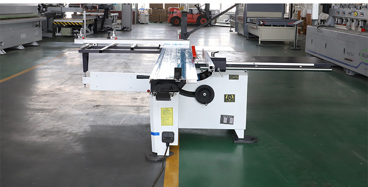 B&agrave;n cưa với giường trượt