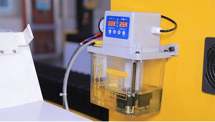 Gi&aacute; m&aacute;y khắc bằng đ&aacute; CNC