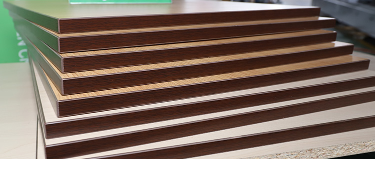 Ni&ecirc;m phong cạnh gỗ