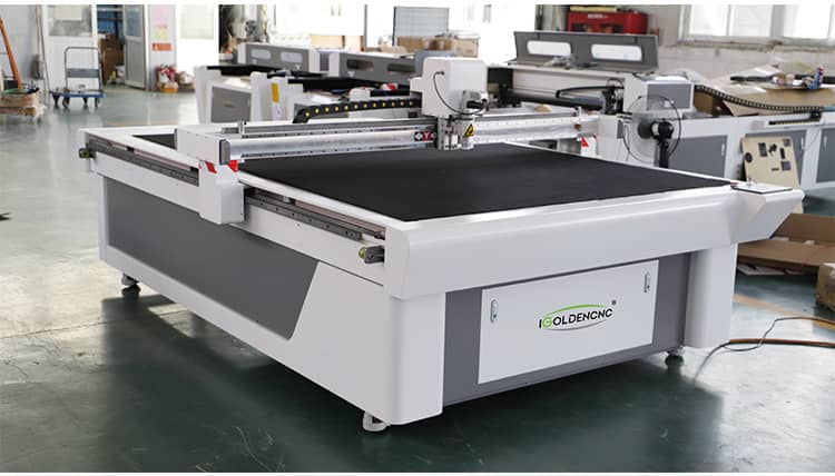 M&aacute;y cắt nhựa