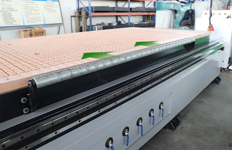 M&aacute;y cắt gỗ CNC 1325