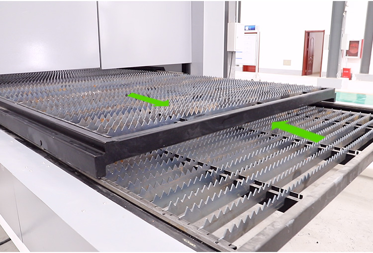 M&aacute;y cắt sợi quang bảo vệ đầy đủ